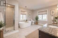 135 ROSS VENNARE CRESCENT | Vaughan Ontario | Slide Image Eleven