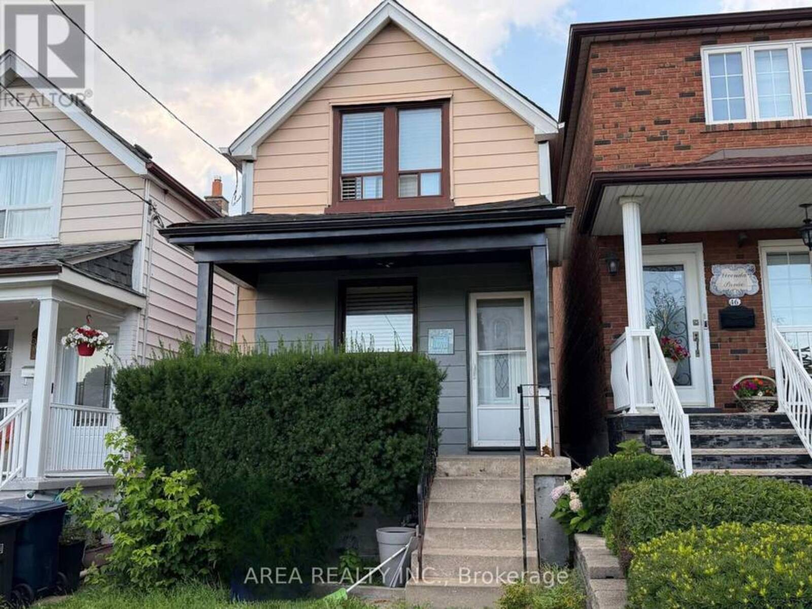 48 CORBY AVENUE, Toronto, Ontario M6E 1V3