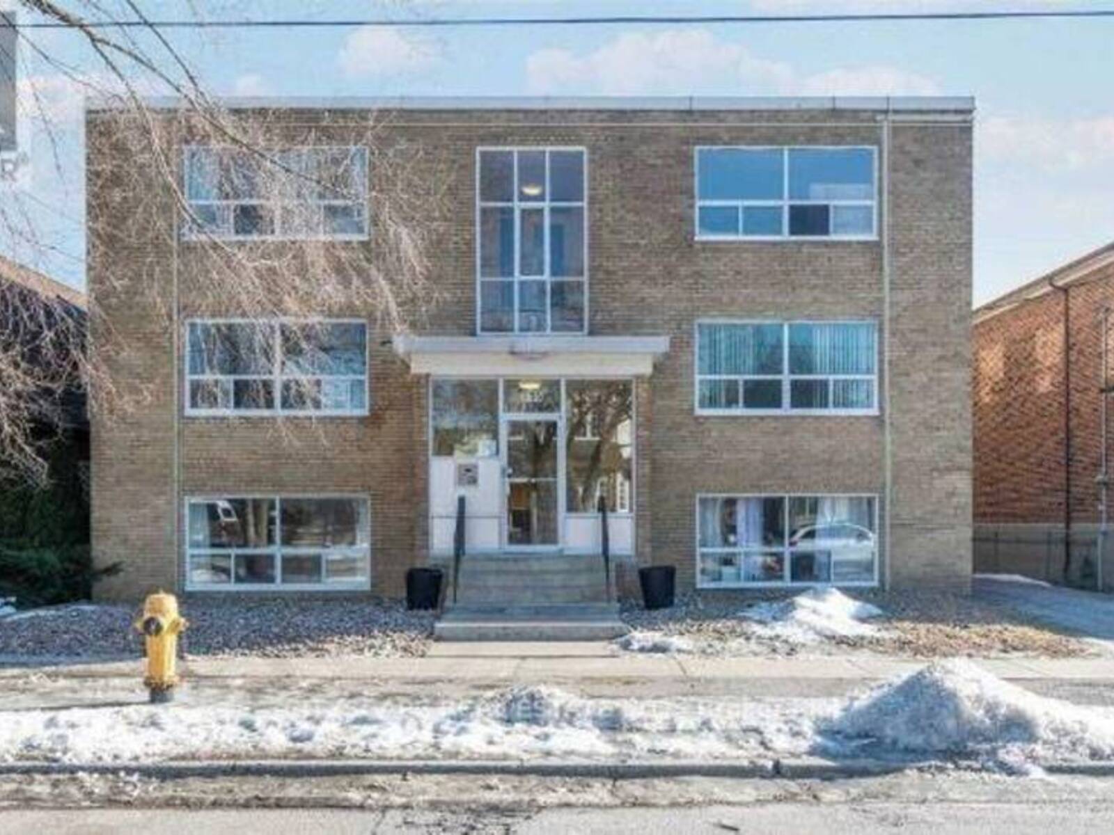 135 SAMMON AVENUE, Toronto, Ontario M4J 1Y9