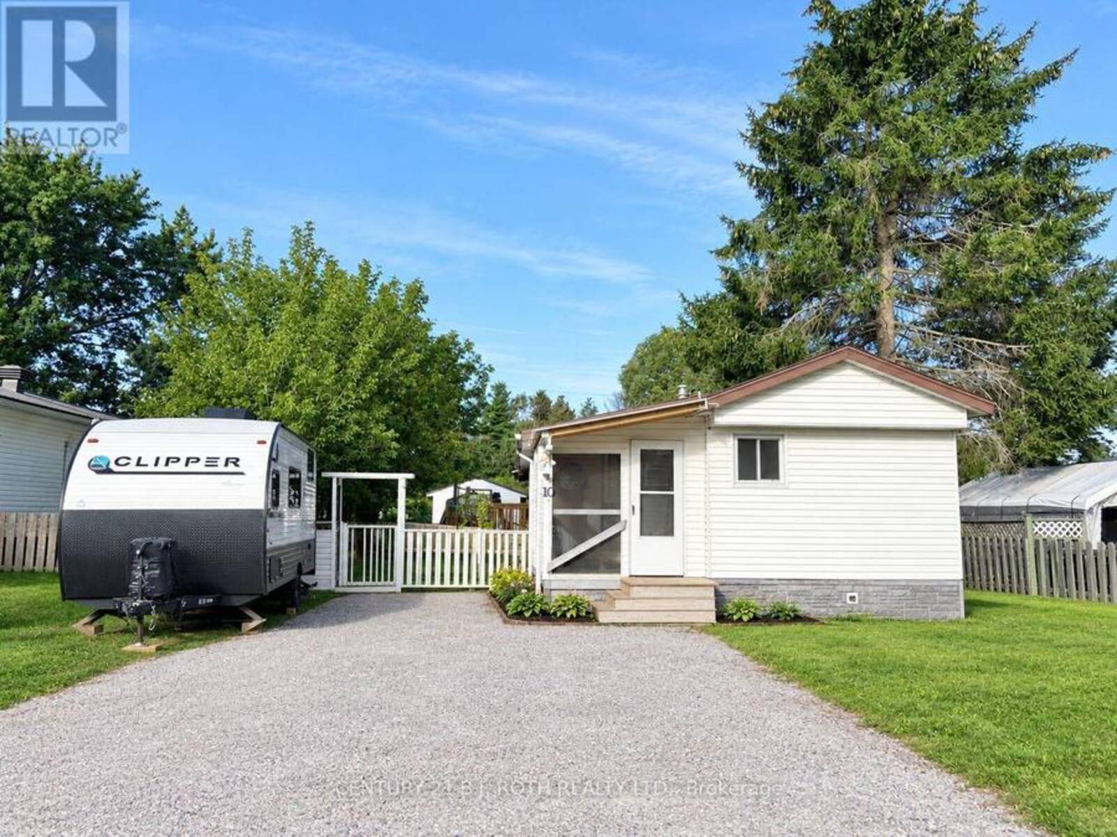 10 SHAMROCK CRESCENT, Angus, Ontario L3W 0T7