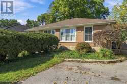 70 TECUMSEH DRIVE | Aurora Ontario | Slide Image Two