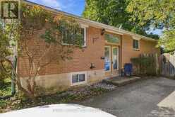 70 TECUMSEH DRIVE | Aurora Ontario | Slide Image Three