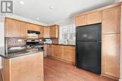 70 TECUMSEH DRIVE | Aurora Ontario | Slide Image Nine