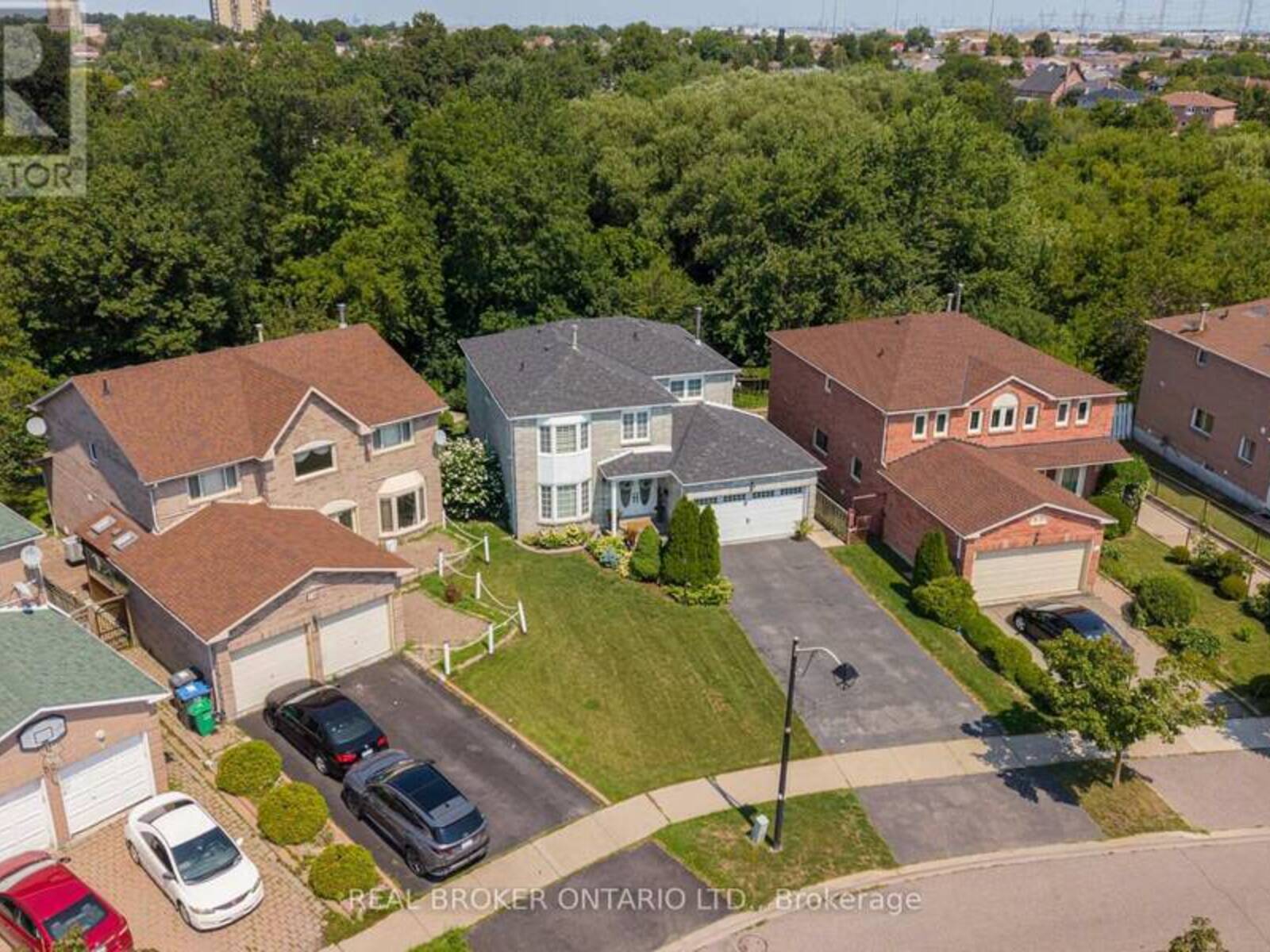 60 RAVENSWOOD DRIVE, Brampton, Ontario L6Y 3Z4