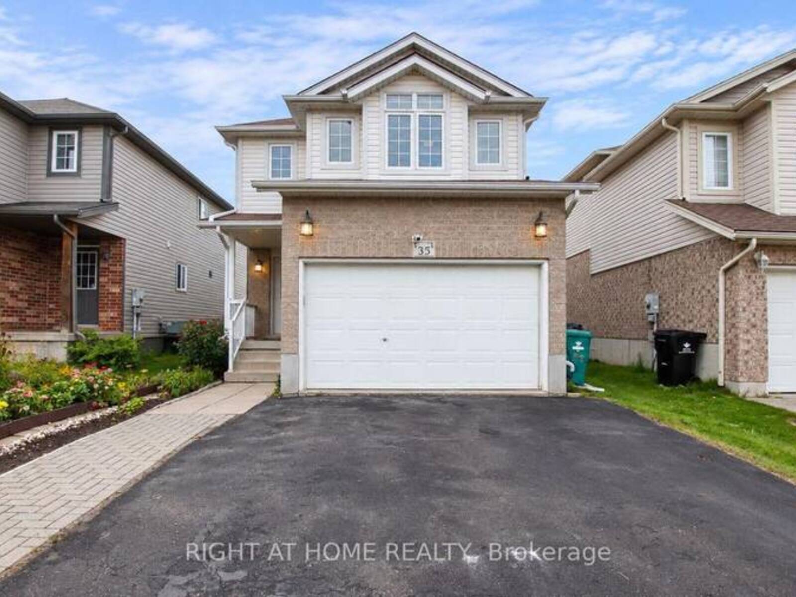35 CHANTILLY STREET, Kitchener, Ontario N2R 1V7