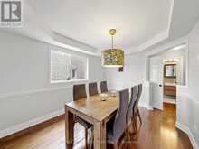 81 PINNACLE TRAIL | Aurora Ontario | Slide Image Twelve