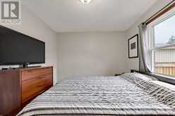 357 EAST 17TH STREET | Hamilton Ontario | Slide Image Seventeen