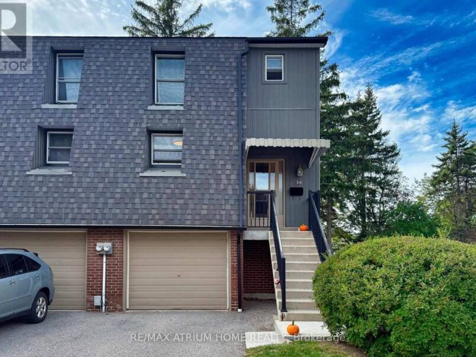38 PURPLE SAGEWAY, Toronto, Ontario M2H 2Z5