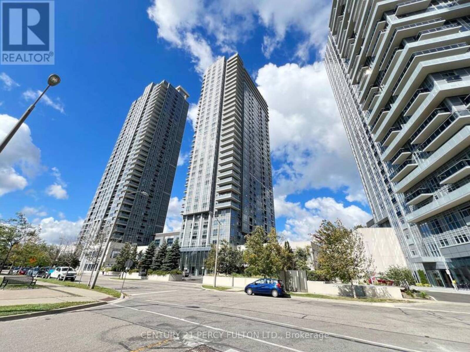 2405 - 255 VILLAGE GREEN SQUARE, Toronto, Ontario M1S 0L7