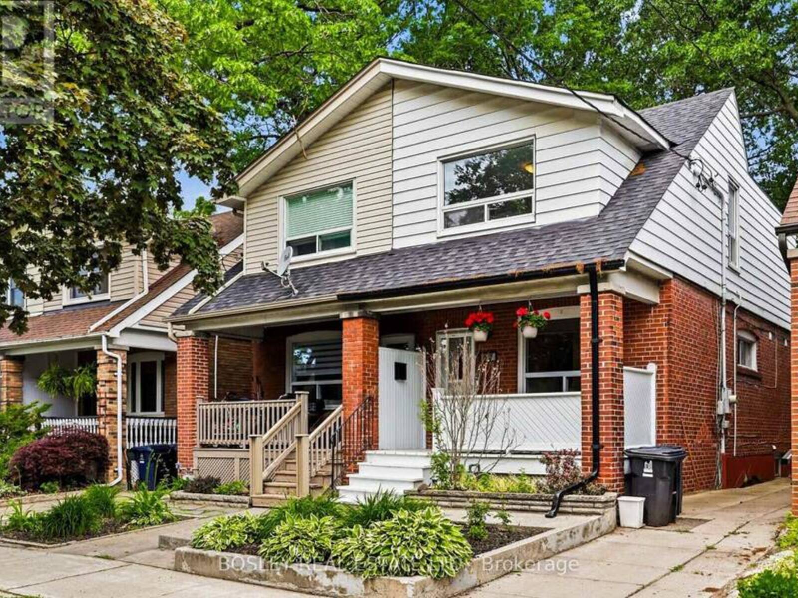 682 MILVERTON BOULEVARD, Toronto, Ontario M4C 1X9