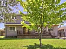 397 WINNIFRED DRIVE | Georgina Ontario | Slide Image Three
