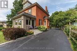 627 MAPLE AVENUE | Burlington Ontario | Slide Image Four