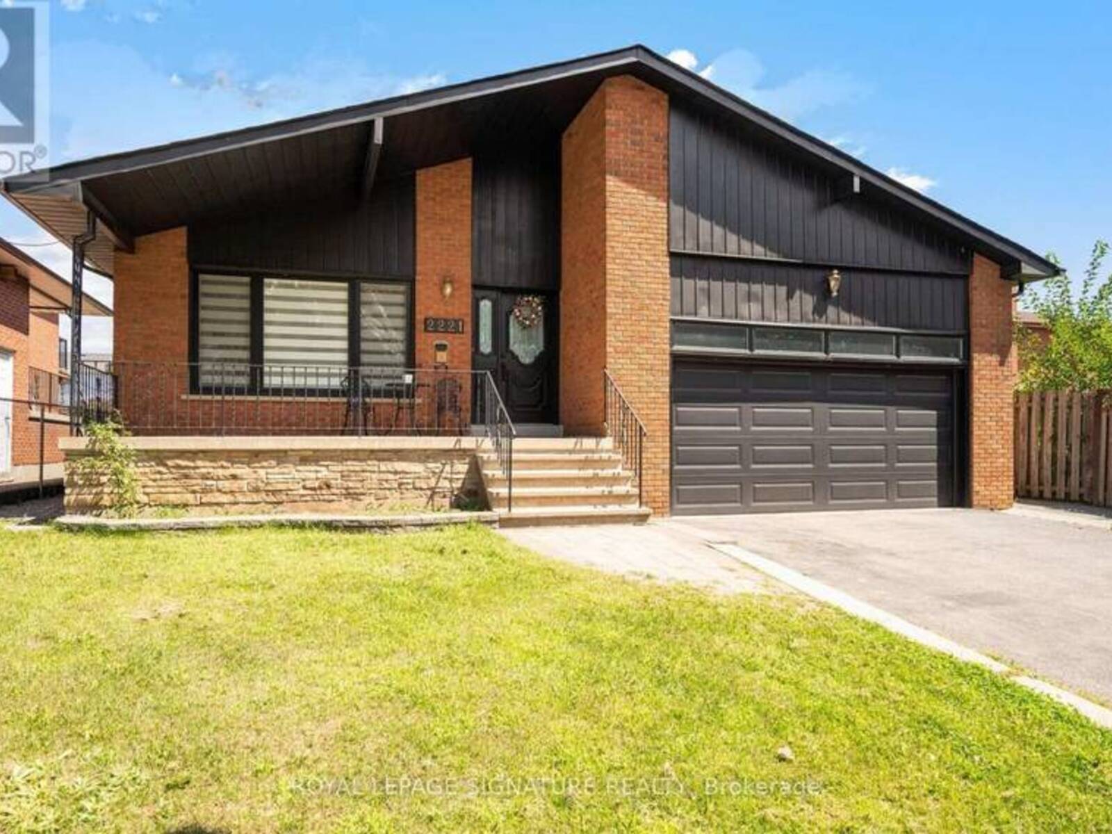 2221 FLORIAN ROAD, Mississauga, Ontario L5A 3Y9