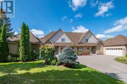 422 FALCONWOOD HOLLOW | Aurora Ontario | Slide Image Two