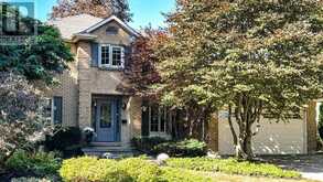 6 COTTONWOOD COURT | Ancaster Ontario | Slide Image Two