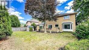 6 COTTONWOOD COURT | Ancaster Ontario | Slide Image Forty