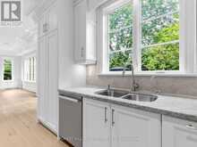 1B CARLUKE CRESCENT | Toronto Ontario | Slide Image Fifteen