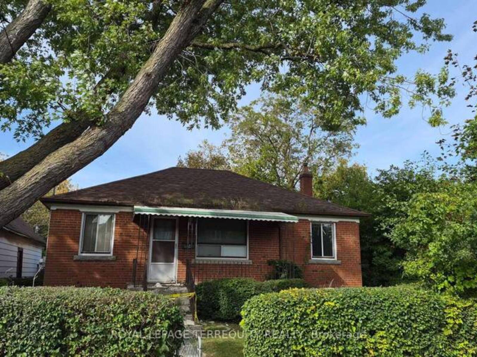 228 SOUTH WOODROW BOULEVARD, Toronto, Ontario M1N 3L9