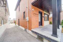 11 HELEN AVENUE | Toronto Ontario | Slide Image Twelve