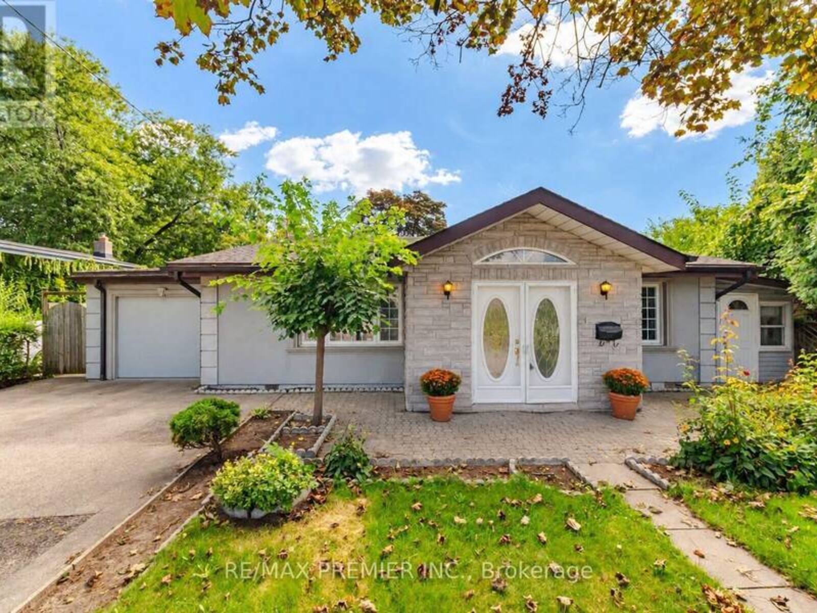 1474 SOUTH SERVICE ROAD, Mississauga, Ontario L5E 1V6