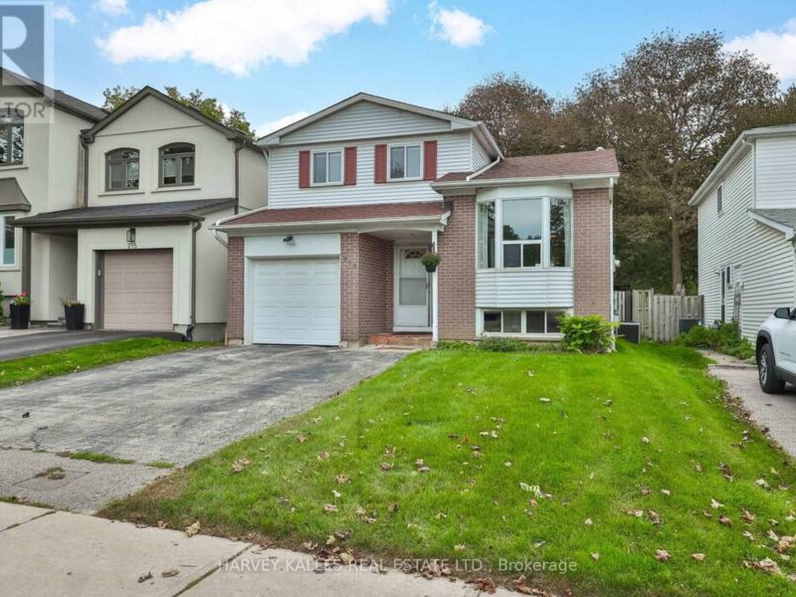 213 SIMONSTON BOULEVARD, Markham, Ontario L3T 4M3
