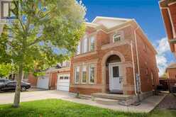 22 MEADOW GLADE ROAD | Brampton Ontario | Slide Image Four