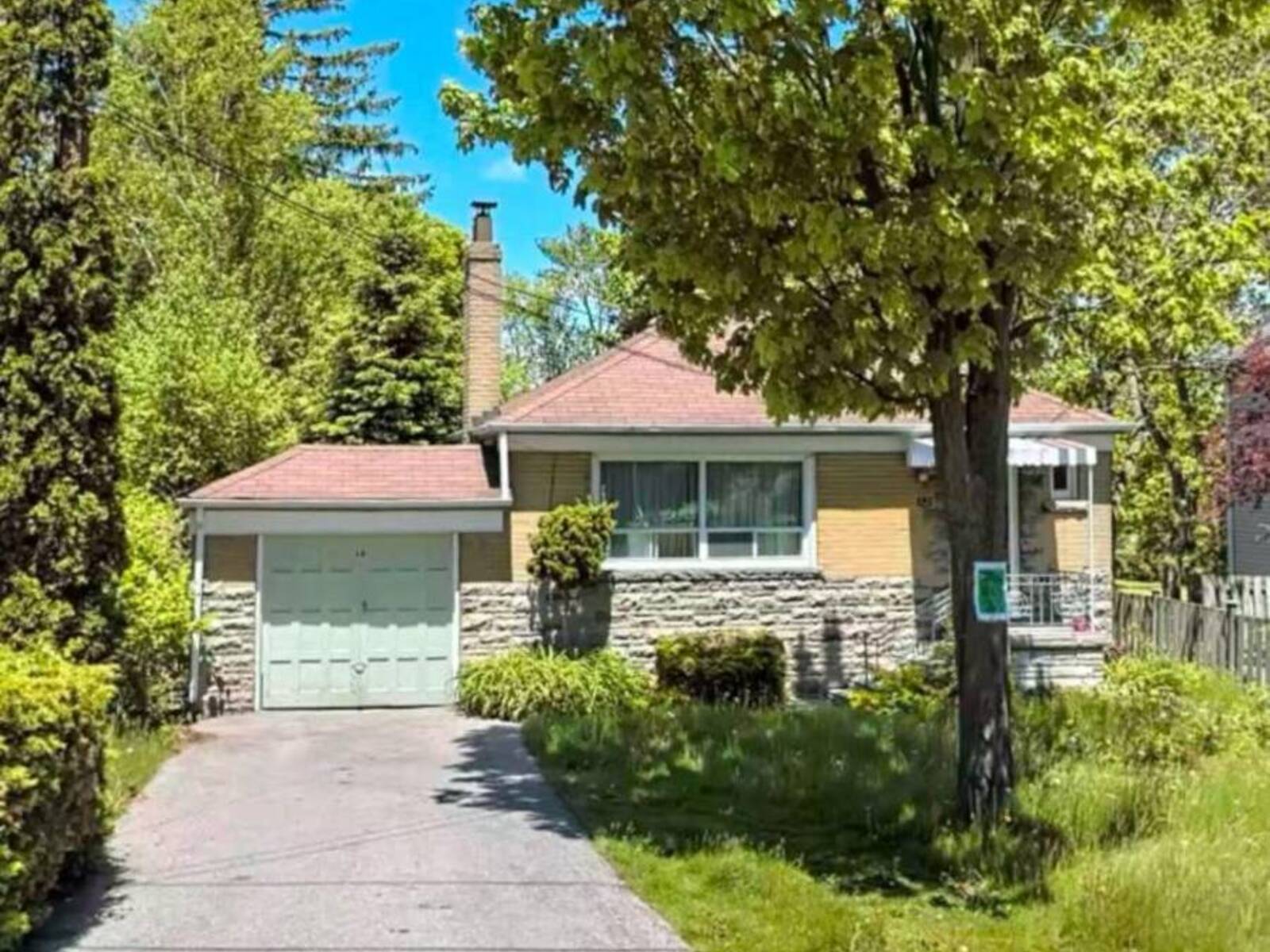 12 CHATTERTON BOULEVARD, Toronto, Ontario M1M 2G2