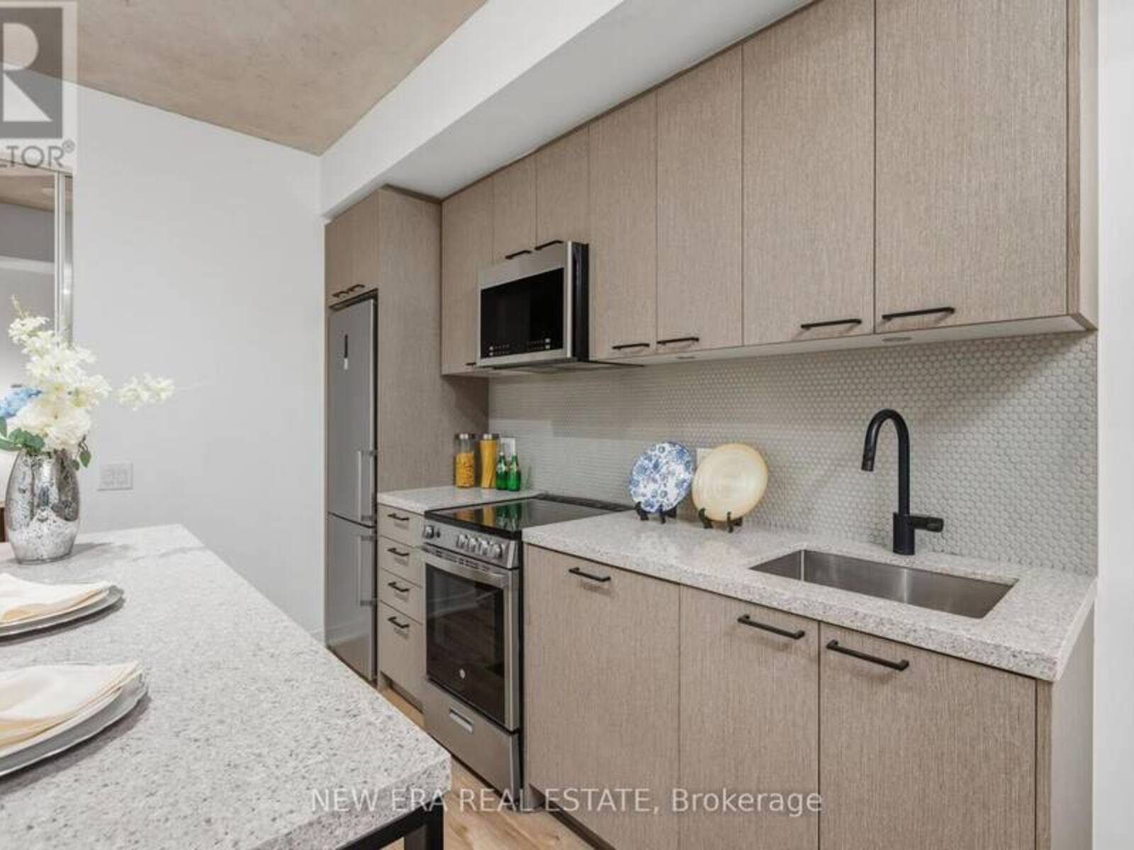 301 - 1808 ST. CLAIR AVENUE W, Toronto, Ontario M6N 1J5