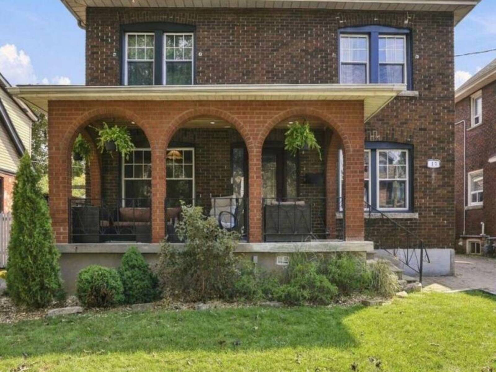 17 TUXEDO AVENUE S, Hamilton, Ontario L8K 2R7