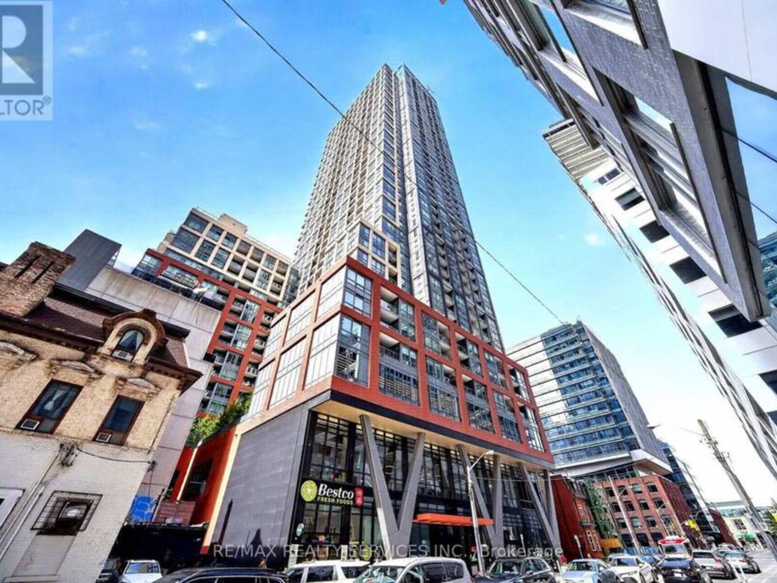 1717 - 108 PETER STREET, Toronto, Ontario M5V 0W2