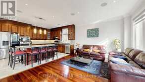 3 STINSON CIRCLE | Toronto Ontario | Slide Image Ten