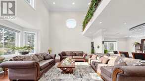 3 STINSON CIRCLE | Toronto Ontario | Slide Image Five