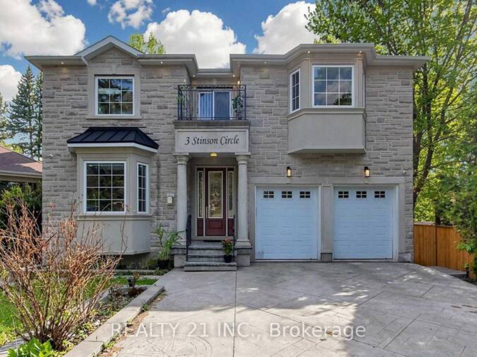 3 STINSON CIRCLE, Toronto, Ontario M4B 2Y7