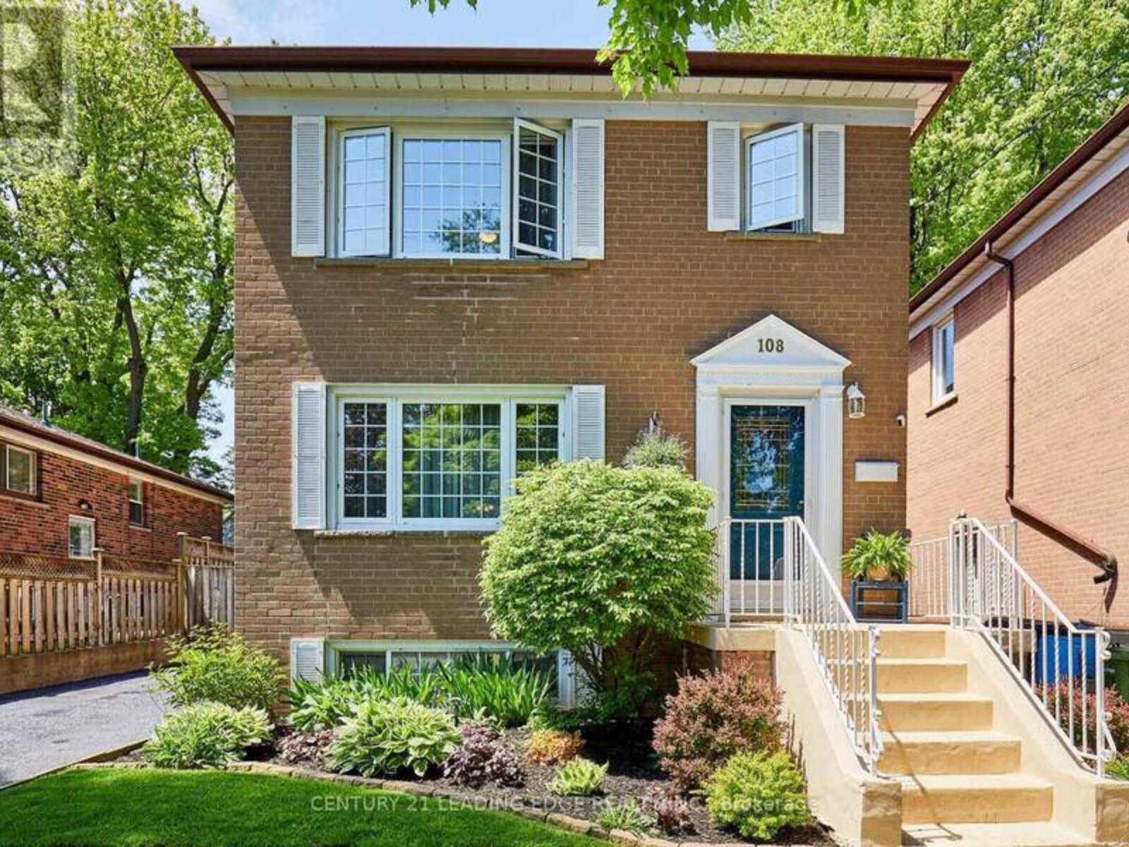 108 GRADWELL DRIVE, Toronto, Ontario M1M 2N2