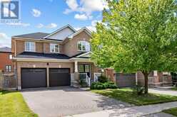 37 MYNDEN WAY | Newmarket Ontario | Slide Image Two