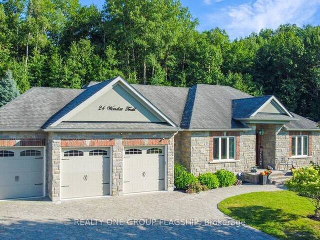 24 WENDAT TRAIL E Midhurst Ontario, L4M 6T4 - 5 Bedrooms Home For Sale
