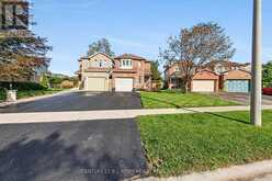 36 AIKENS CRESCENT | Barrie Ontario | Slide Image Two
