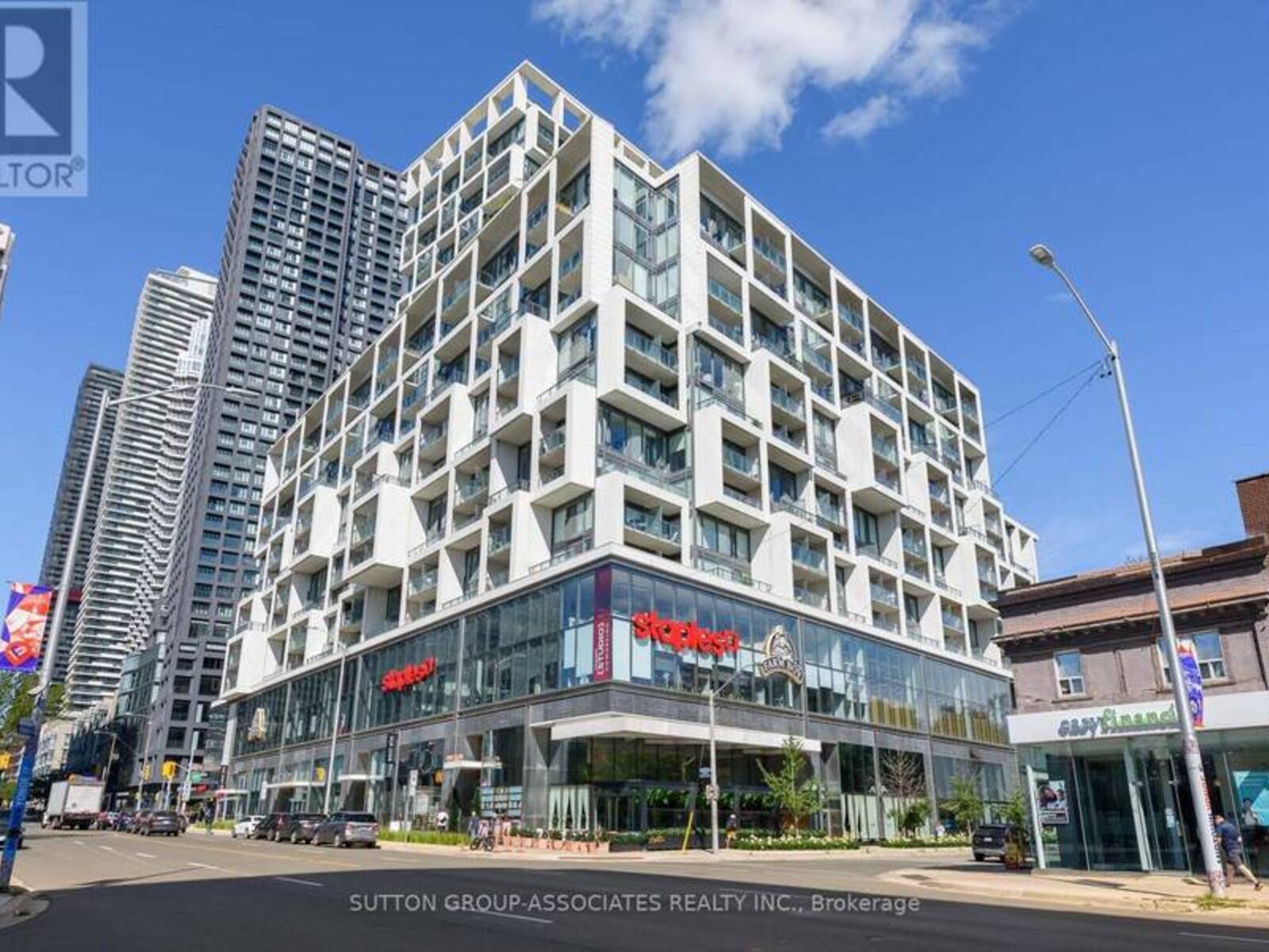 832 - 8 HILLSDALE AVENUE, Toronto, Ontario M4S 0B2
