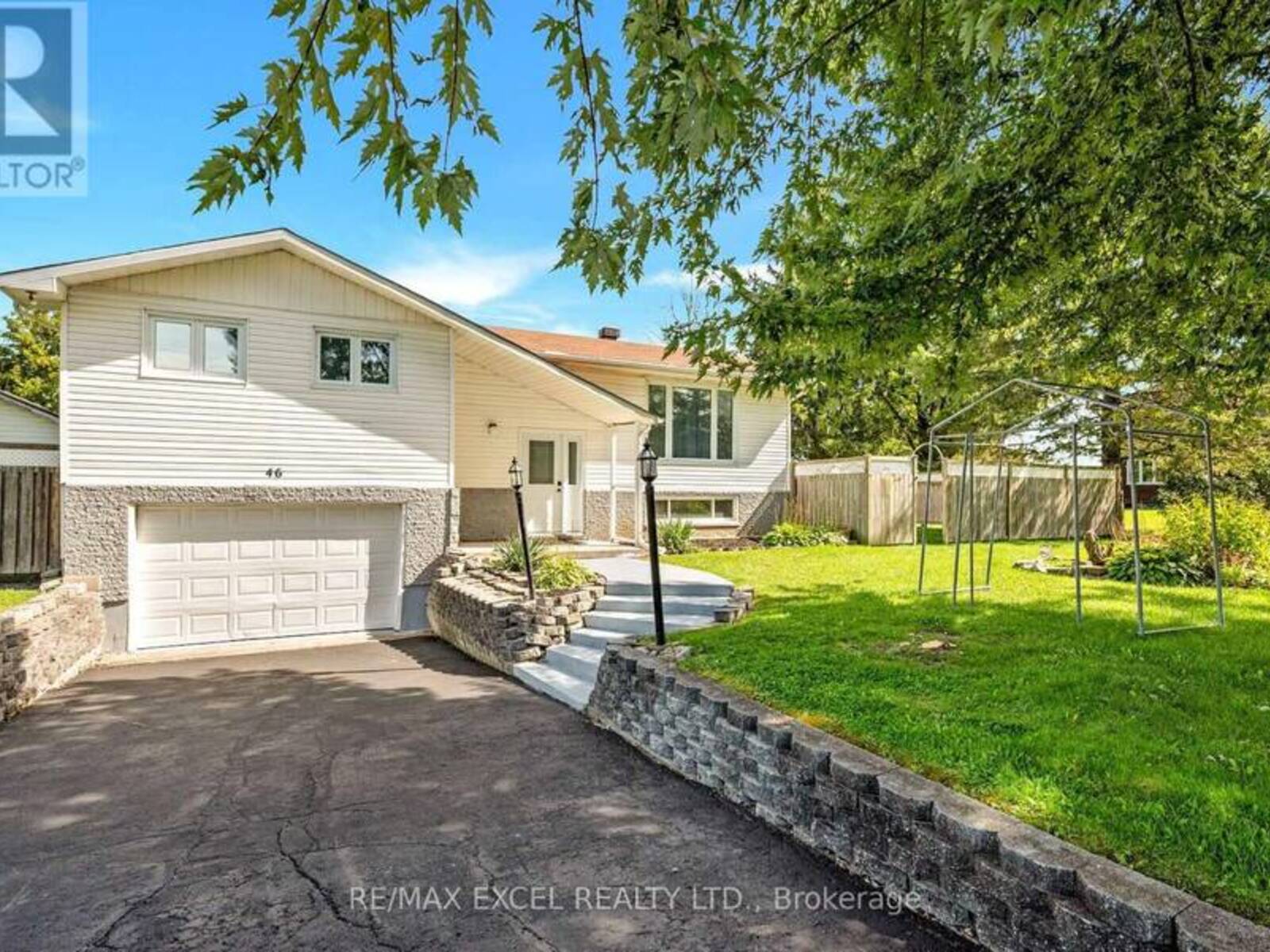 46 QUEEN STREET, North Stormont, Ontario K0A 1R0
