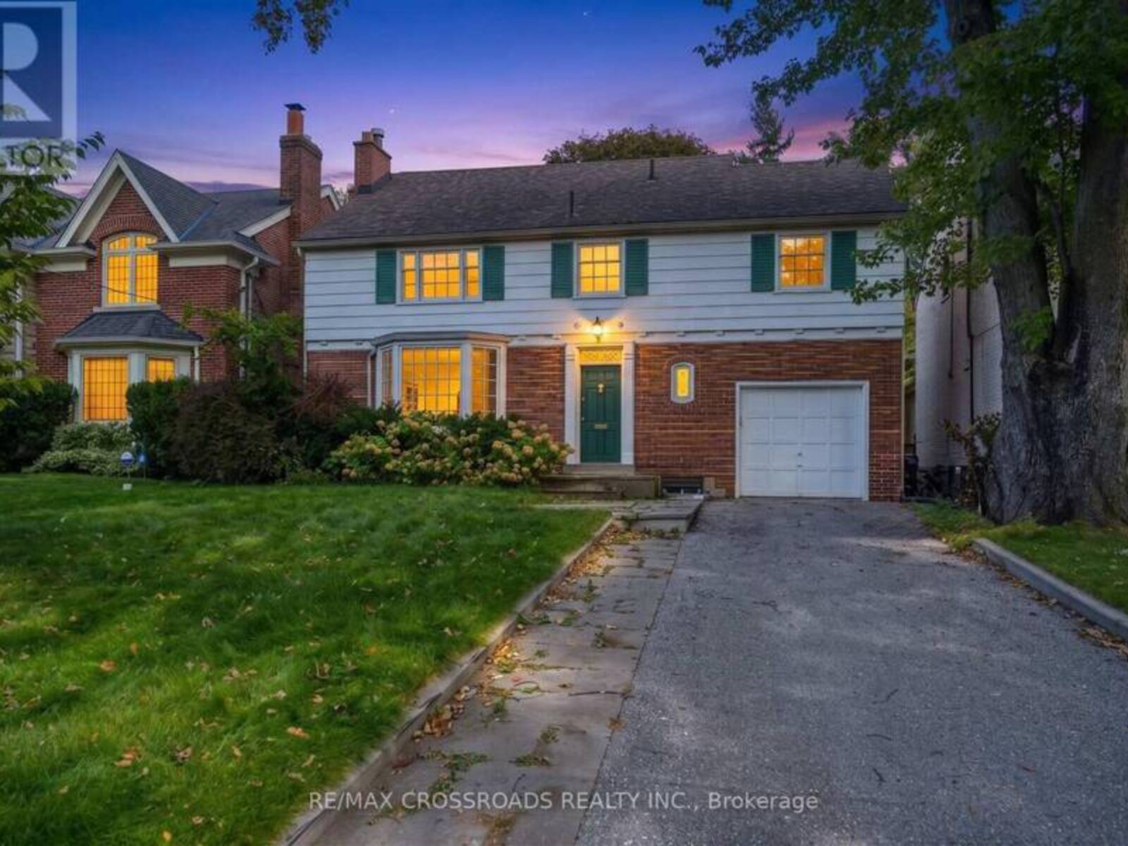 19 STRATHGOWAN CRESCENT, Toronto, Ontario M4N 2Z6