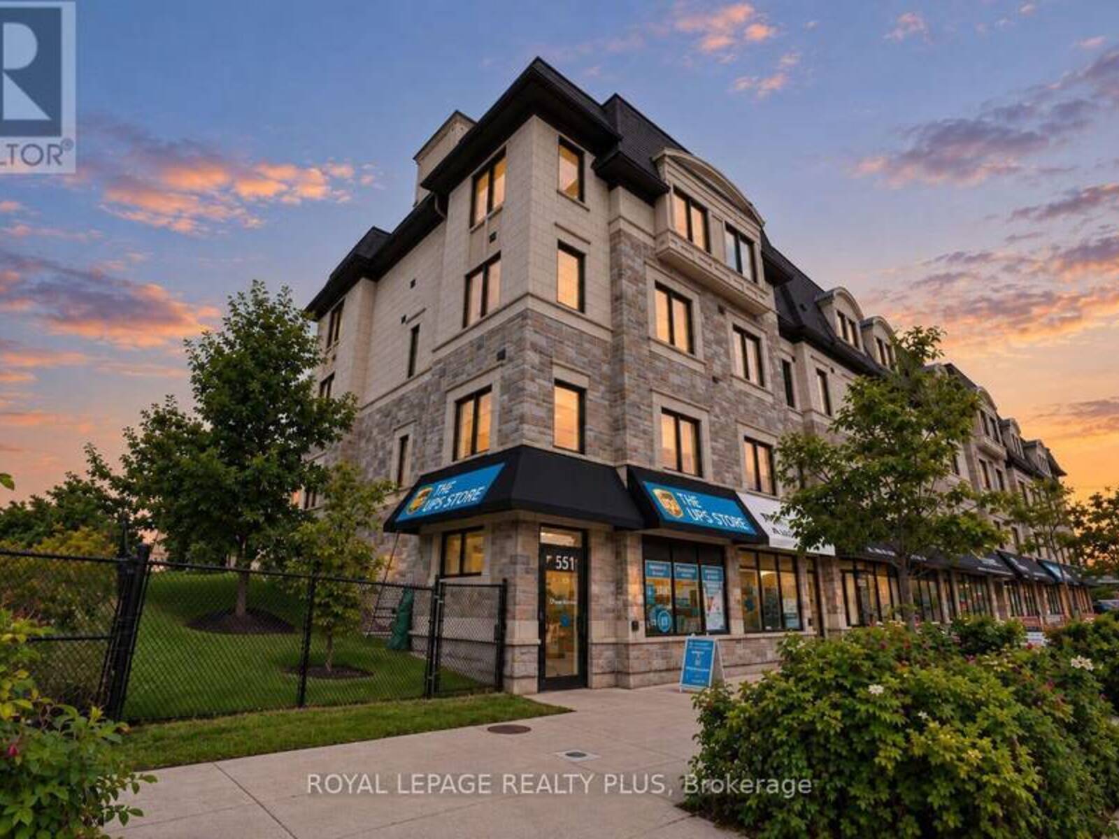 560 RAPIDS LANE, Mississauga, Ontario L5G 0A9