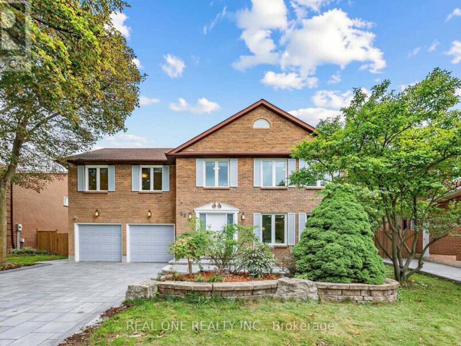 52 FENWICK CRESCENT, Markham, Ontario L3R 4H7