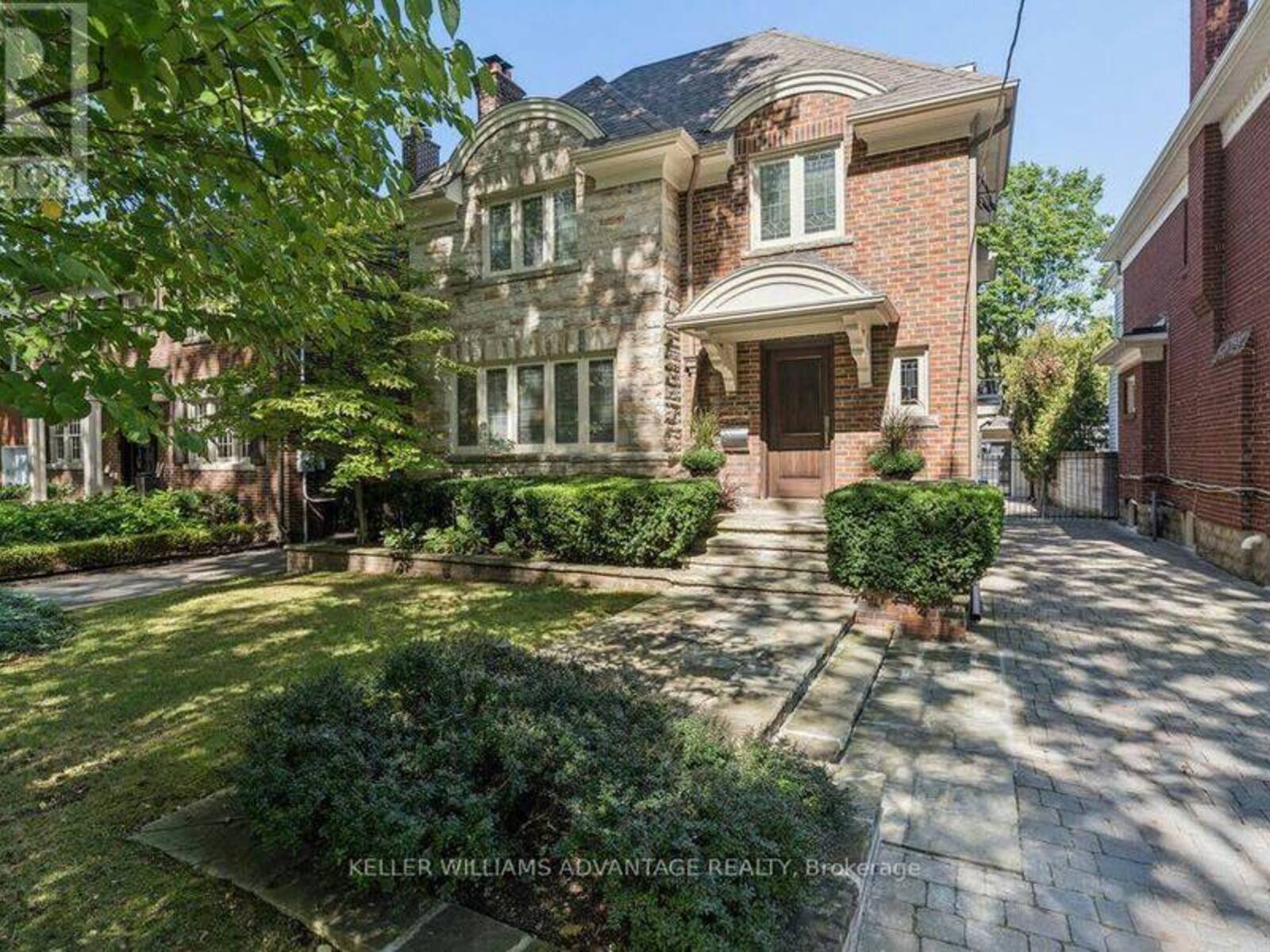 8 WILGAR ROAD, Toronto, Ontario M8X 1J4
