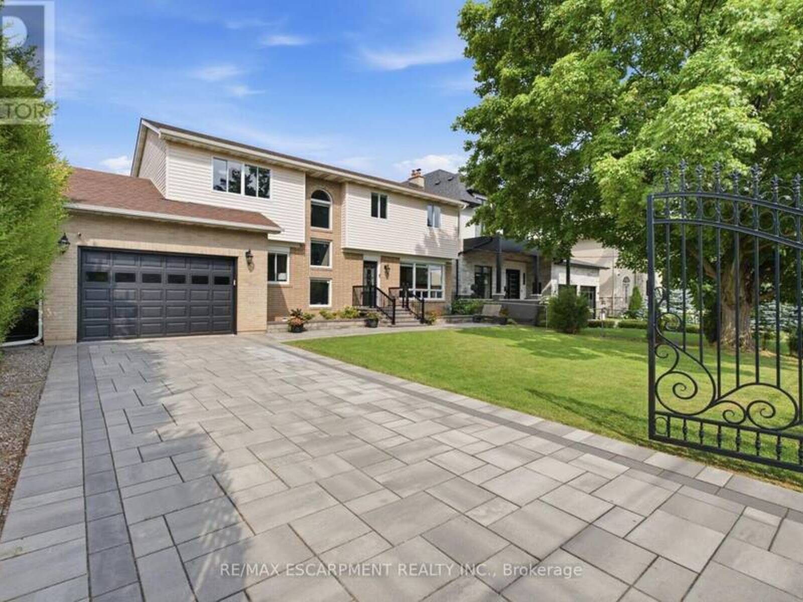 513 MAPLEHURST AVENUE, Oakville, Ontario L6L 4Y8
