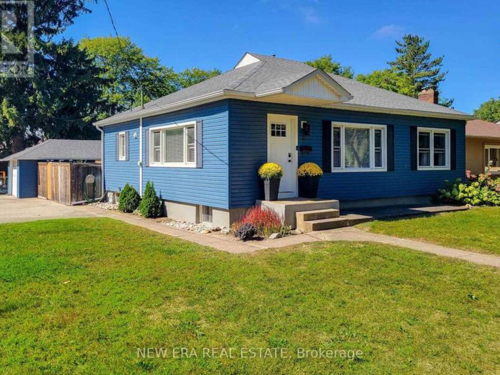 19 THORNDALE AVENUE, St. Catharines, Ontario L2R 6A6