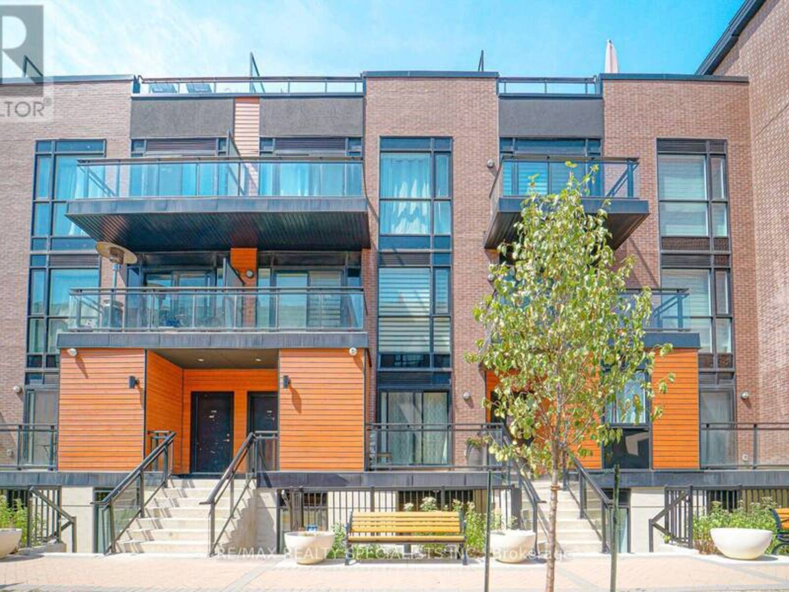 D902 - 5289 HIGHWAY 7, Vaughan, Ontario L4L 0J1