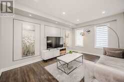 40 CRAFTER CRESCENT | Hamilton Ontario | Slide Image Four