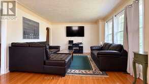 12 ROSELAND AVENUE | St. Catharines Ontario | Slide Image Four