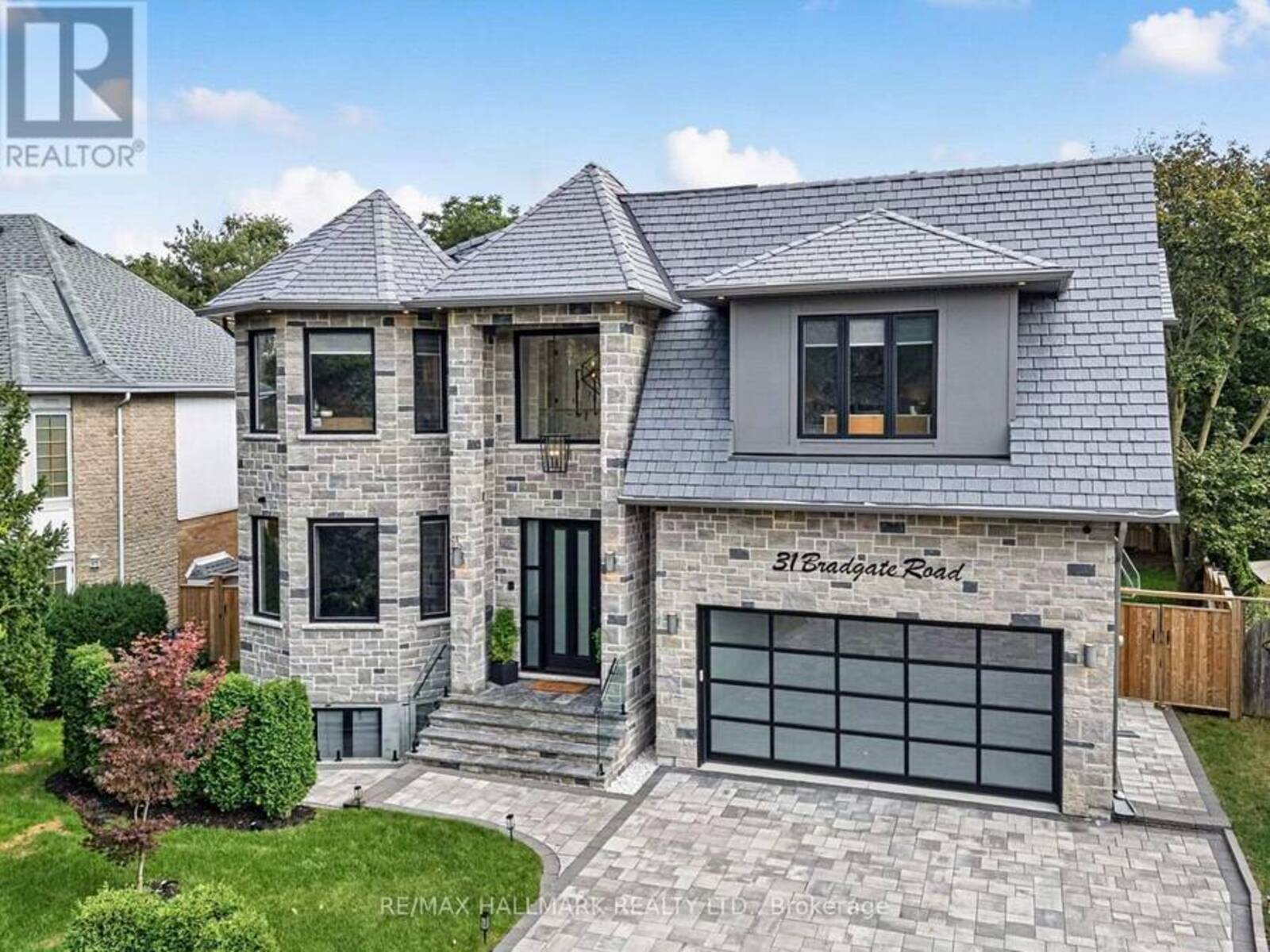 31 BRADGATE ROAD, Toronto, Ontario M3B 1J6