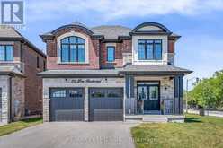 25 LOW BOULEVARD | Uxbridge Ontario | Slide Image One